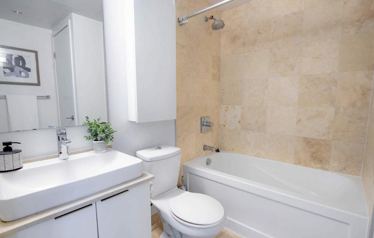 Central Condo In The Heart Of Τορόντο Εξωτερικό φωτογραφία